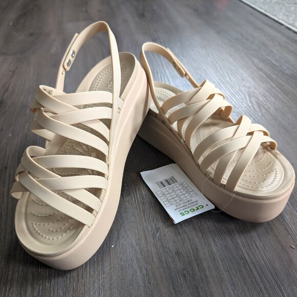 Crocs Women's Brooklyn Strappy Wedge Sandal Sz 8 Chai - Picture 1 of 6